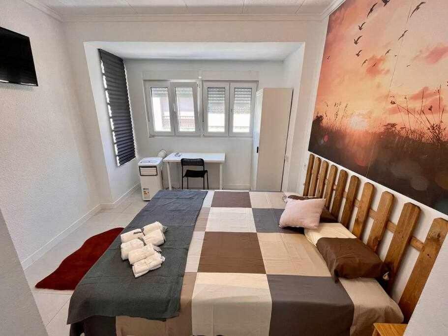 Novelda Centro Habitaciones Con Bano Privado Y Compartido , Cocina Y Terraza Екстериор снимка