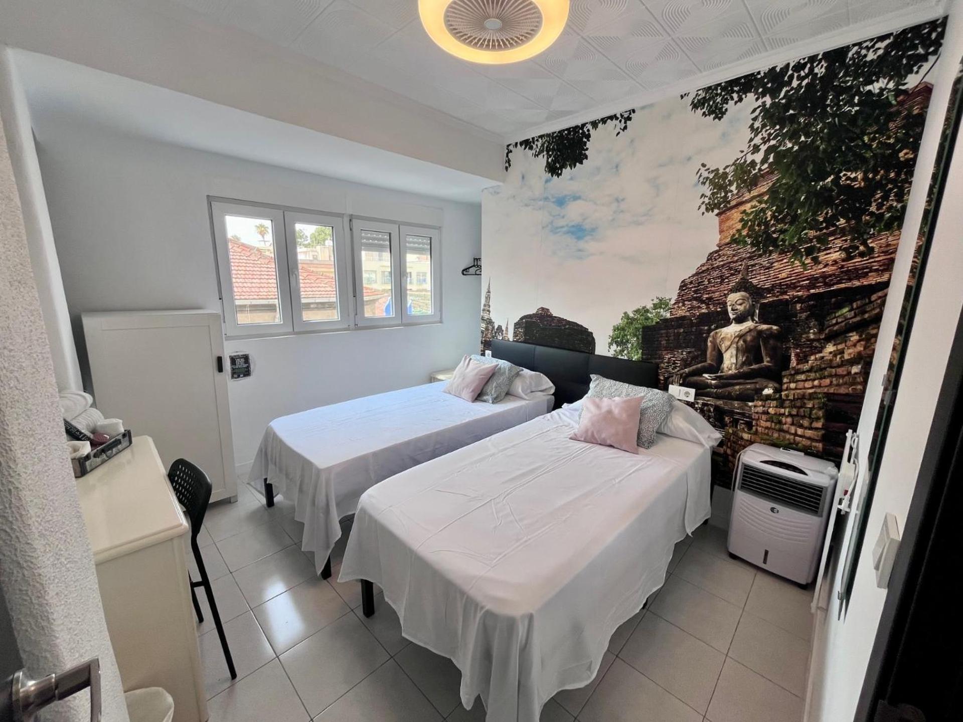 Novelda Centro Habitaciones Con Bano Privado Y Compartido , Cocina Y Terraza Екстериор снимка